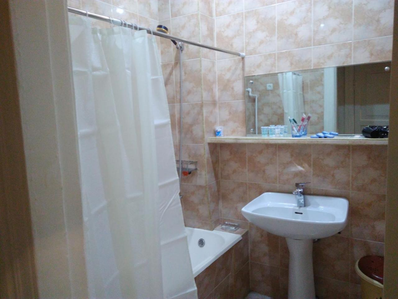 טביליסי Apartment Gallery Rustaveli 1 מראה חיצוני תמונה