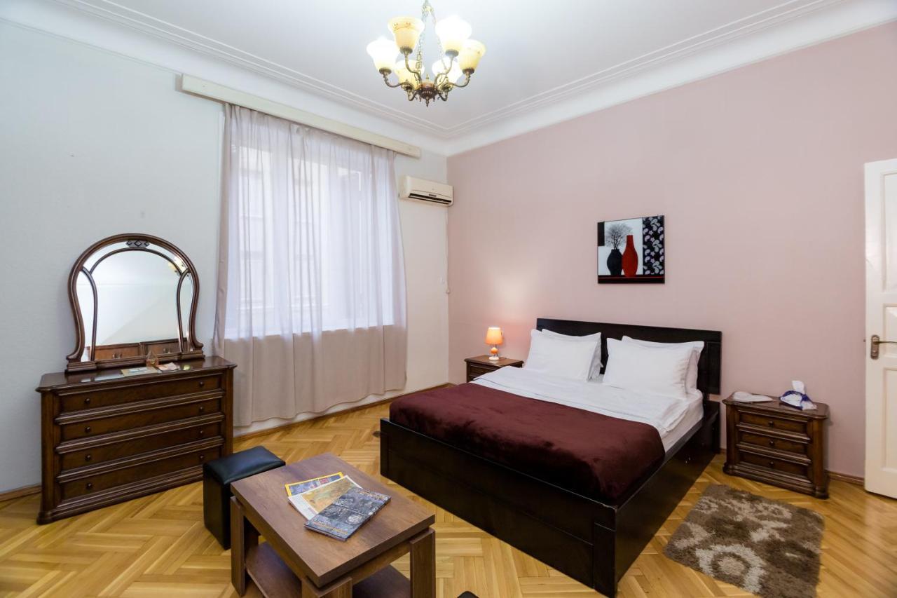 טביליסי Apartment Gallery Rustaveli 1 מראה חיצוני תמונה