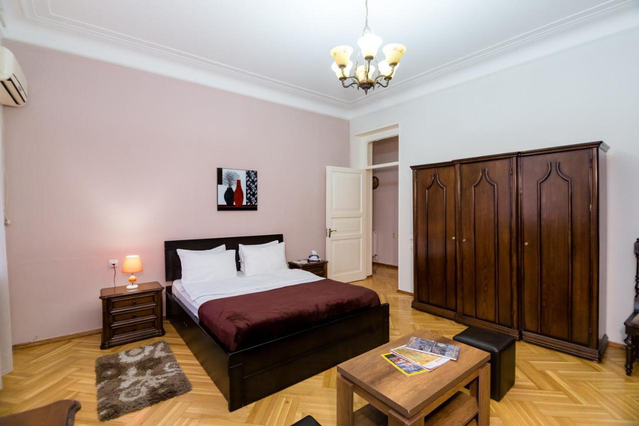 טביליסי Apartment Gallery Rustaveli 1 מראה חיצוני תמונה
